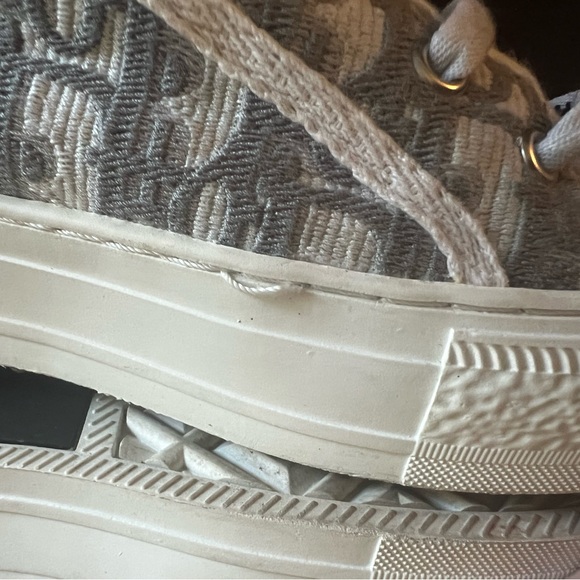 Walk-N-Dior Sneakers Size 8 - Picture 6 of 7